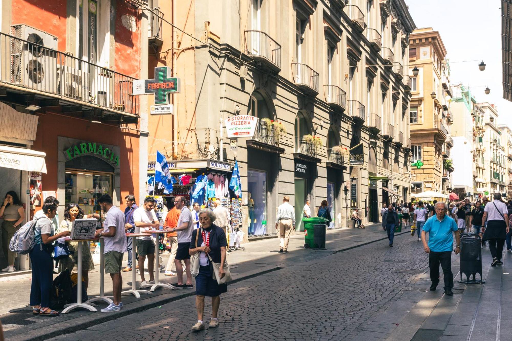 Apartment Song House Centro Storico 5 Pax Naples